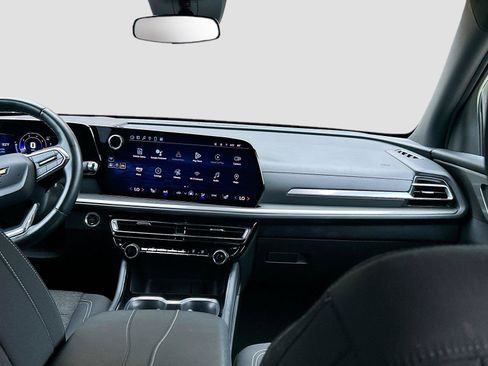 Used 2024 Chevrolet Traverse LT FWD image 19