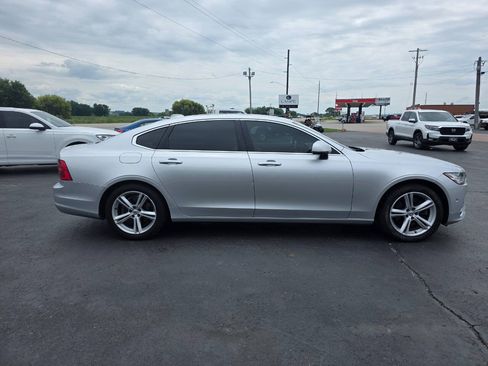 Used 2018 Volvo S90 T5 Momentum w/ Convenience Package FWD image 6