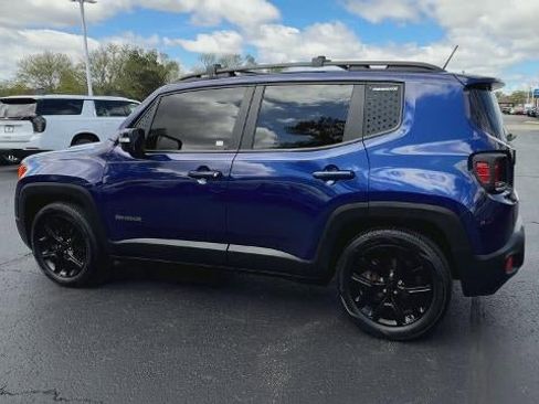 Used 2017 Jeep Renegade Altitude FWD image 6