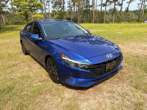 Used 2021 Hyundai Elantra SEL FWD image 7