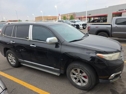 Used 2011 Toyota Highlander 4WD w/ Tech Pkg image 1
