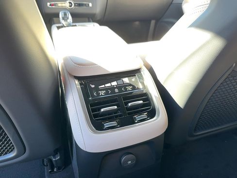 New 2026 Volvo XC90 T8 Ultra w/ Lounge Package image 17