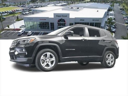 Used 2024 Jeep Compass Latitude image 53