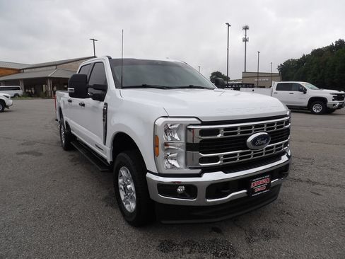 Used 2025 Ford F250 XLT w/ FX4 Off-Road Package AWD/4WD image 11