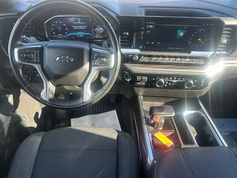 Used 2023 Chevrolet Silverado 1500 RST AWD/4WD image 10