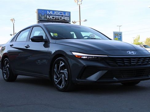 Used 2025 Hyundai Elantra Sport FWD image 1