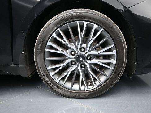 Used 2024 Kia Forte GT-Line w/ GT-Line Premium Package FWD image 28