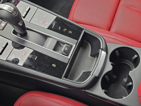 Certified 2026 Porsche Macan AWD/4WD image 20