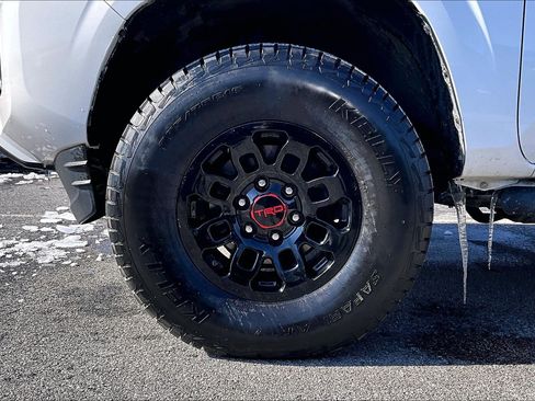 Used 2019 Toyota Tacoma SR w/ SR Convenience Package image 9