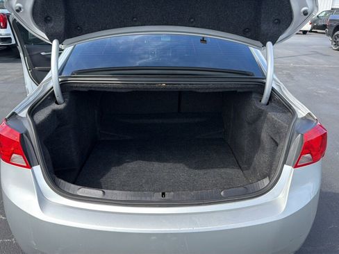 Used 2017 Chevrolet Impala LT image 23