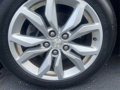 Used 2018 Chevrolet Impala LT w/ LT Entertainment Package FWD image 18