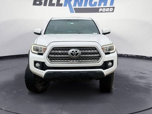 Used 2016 Toyota Tacoma TRD Off-Road w/ Towing Package AWD/4WD image 8