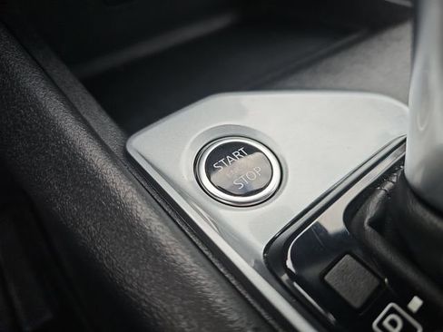 Used 2025 Nissan Altima 2.5 SV FWD image 29