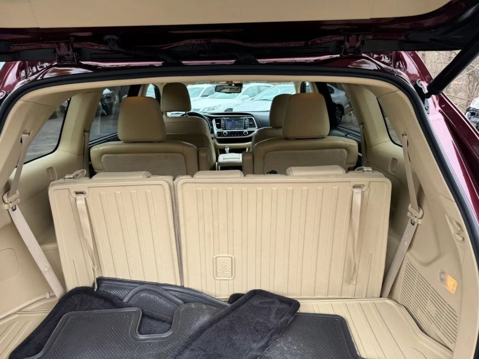 Used 2015 Toyota Highlander Limited Platinum AWD/4WD image 16