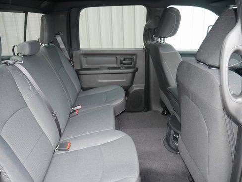 Used 2024 RAM 2500 Tradesman w/ Chrome Appearance Group image 25