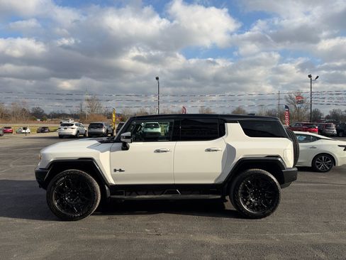 Used 2025 GMC Hummer EV 2X w/ LPO, Cargo Utility Package image 10