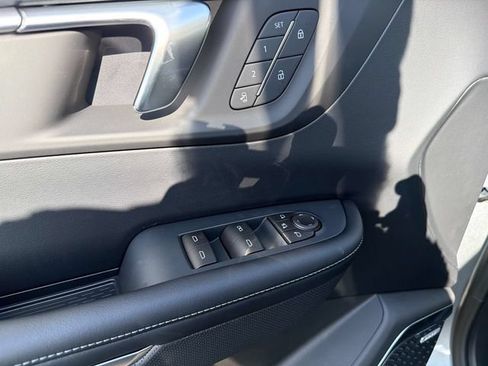 New 2027 Buick Enclave Preferred w/ Power Package FWD image 18