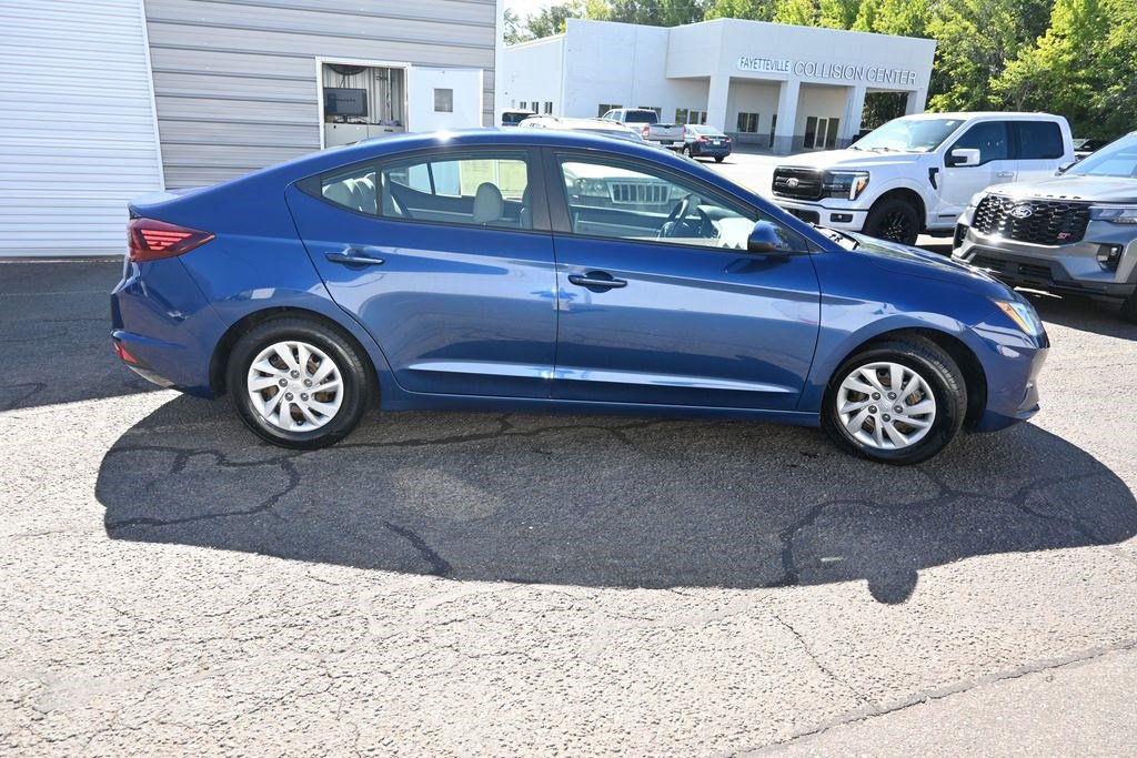 Used 2020 Hyundai Elantra SE FWD image 37