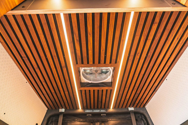 Used 2024 Mercedes-Benz Sprinter 2500 image 25