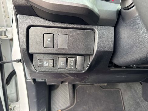 Used 2022 Toyota Tacoma TRD Off-Road w/ Technology Package AWD/4WD image 30
