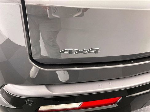 New 2026 Jeep Grand Wagoneer 4WD image 17