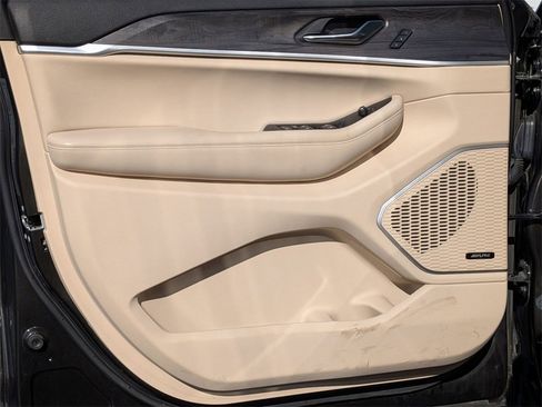 Used 2022 Jeep Grand Cherokee L Limited image 14