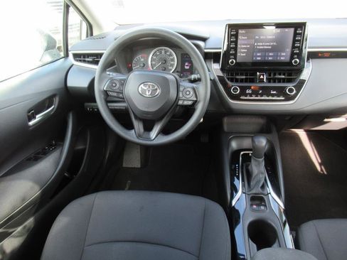 Used 2020 Toyota Corolla LE image 13