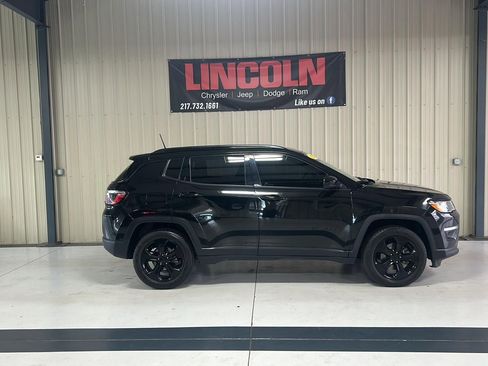 Used 2019 Jeep Compass Latitude AWD/4WD image 5