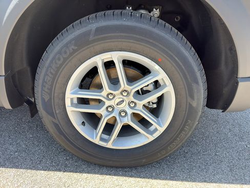 New 2026 Ford Explorer Active RWD image 27