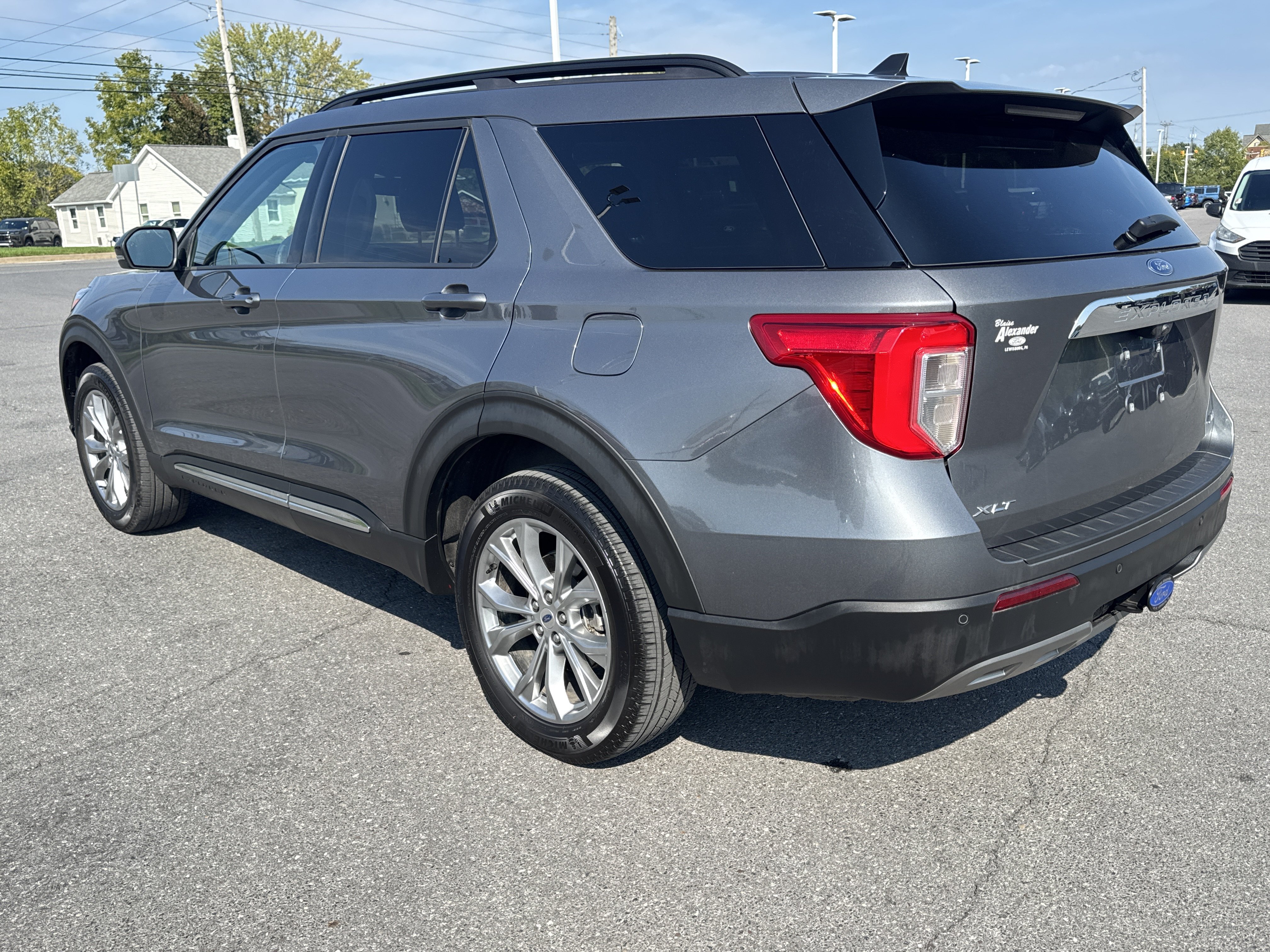 Used 2024 Ford Explorer XLT w/ Equipment Group 202A AWD/4WD image 6