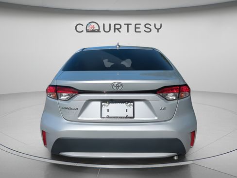 Used 2021 Toyota Corolla LE FWD image 6