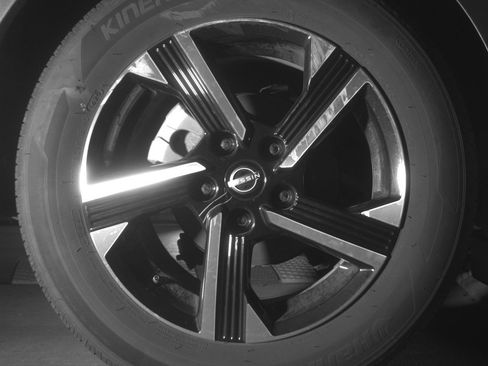 Used 2025 Nissan Sentra SV FWD image 15