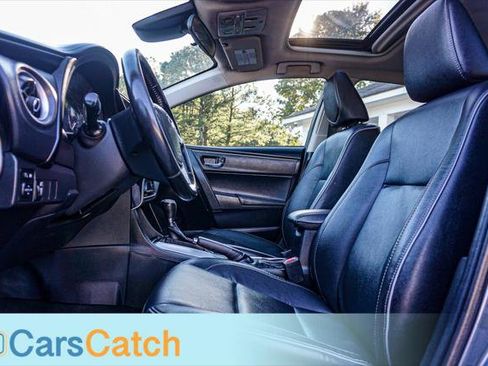 Used 2018 Toyota Corolla XLE image 19