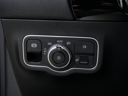 Certified 2025 Mercedes-Benz GLA 250 4MATIC image 28