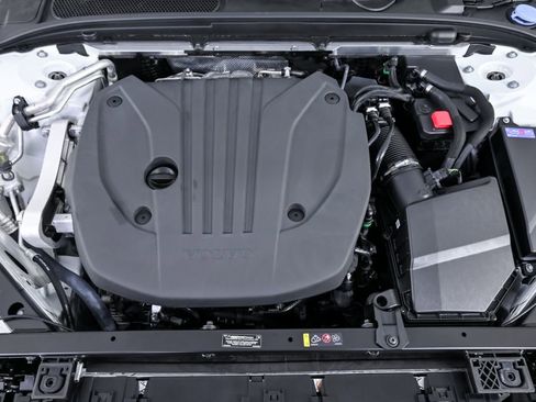 Certified 2025 Volvo V60 B5 Cross Country Plus image 35
