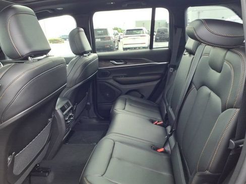 New 2026 Jeep Grand Cherokee Limited AWD/4WD image 15