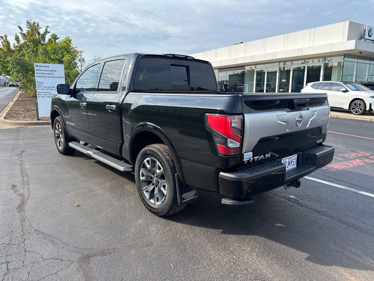 Used 2021 Nissan Titan Platinum Reserve w/ Moonroof Package AWD/4WD image 5