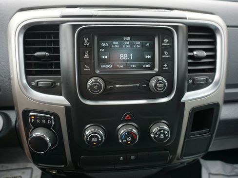 Used 2017 RAM 1500 Classic SLT RWD image 26