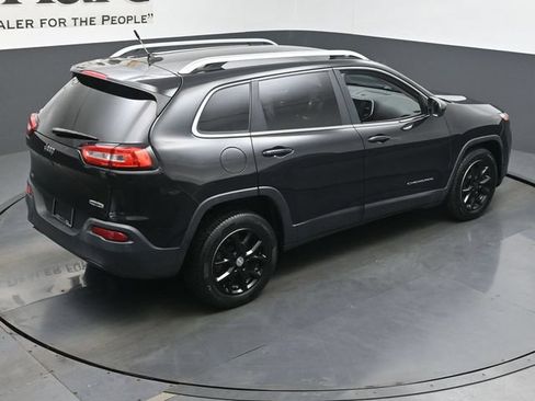 Used 2015 Jeep Cherokee Latitude w/ Cold Weather Group FWD image 39