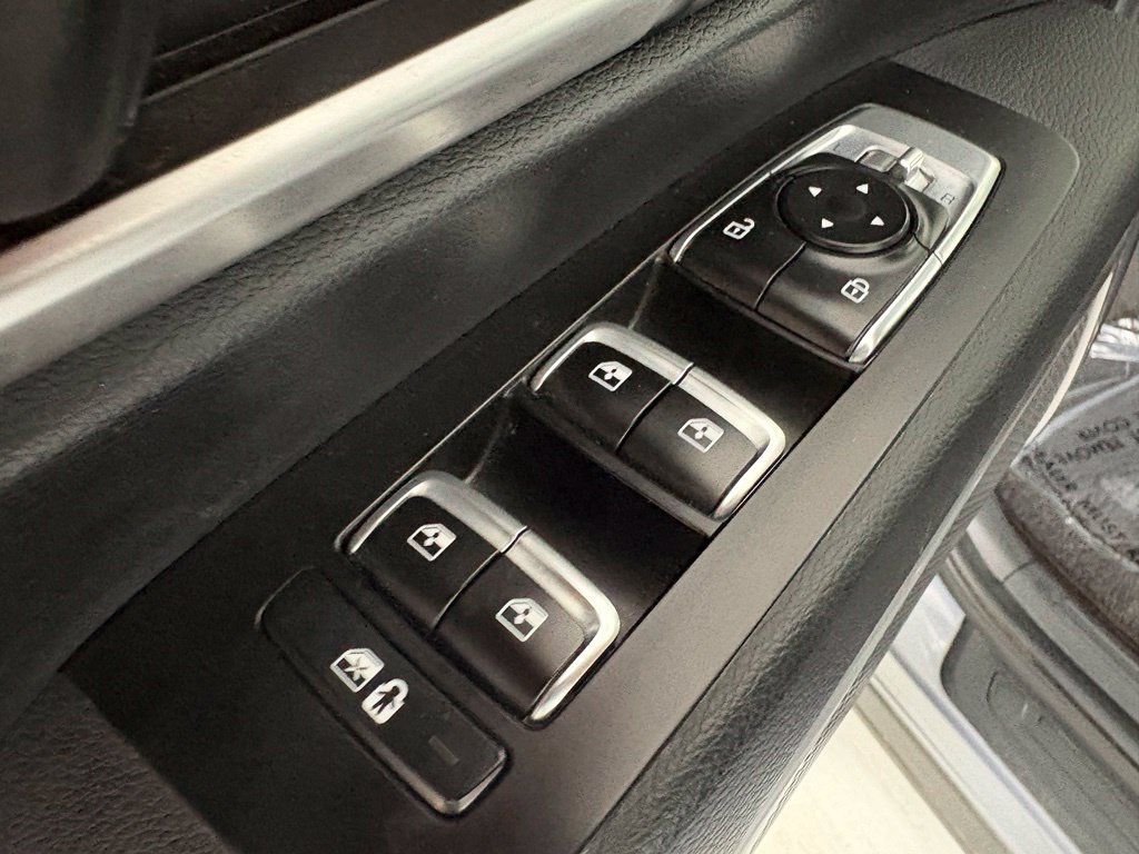 Used 2025 Kia Telluride S FWD image 21