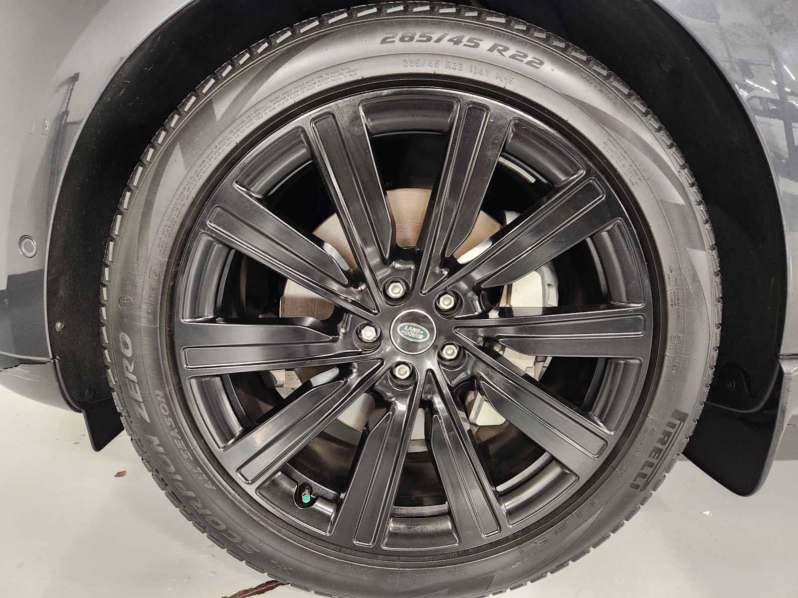 Used 2025 Land Rover Range Rover SE AWD/4WD image 8