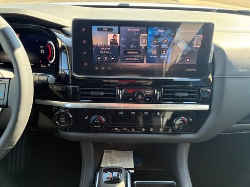 New 2026 Nissan Pathfinder SL w/ SL Premium Package FWD image 17