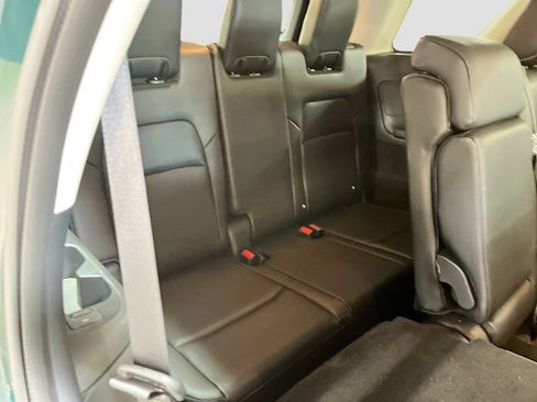 Used 2024 Nissan Pathfinder SL AWD/4WD image 27