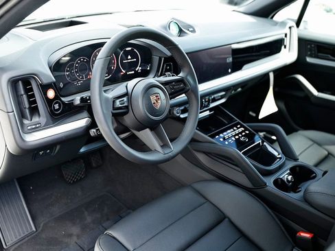 Certified 2026 Porsche Cayenne E-Hybrid AWD/4WD image 4