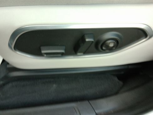 Used 2024 Jeep Wagoneer Series II image 16