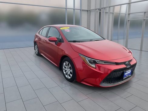 Used 2020 Toyota Corolla LE image 2