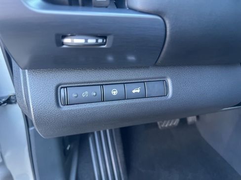 Certified 2025 Nissan Pathfinder SL w/ SL Premium Package image 54