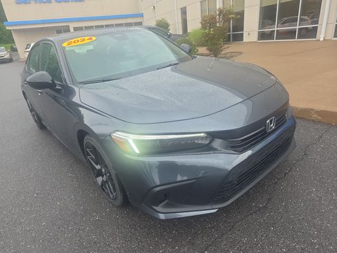 Used 2024 Honda Civic Sport image 3