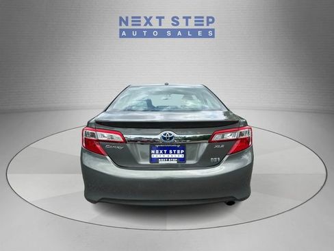 Used 2014 Toyota Camry XLE w/ Moonroof Package FWD image 7
