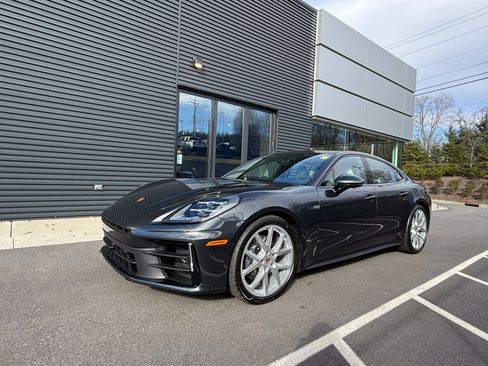 New 2026 Porsche Panamera image 1